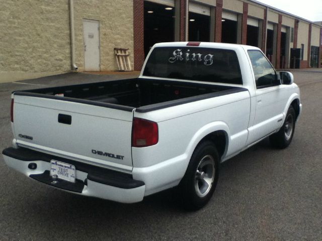 Chevrolet S10 2003 photo 2