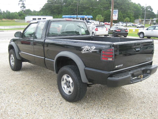 Chevrolet S10 2003 photo 2