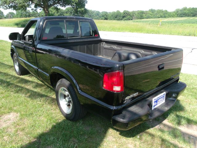 Chevrolet S10 2003 photo 1