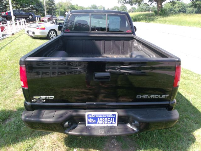 Chevrolet S10 2003 photo 2