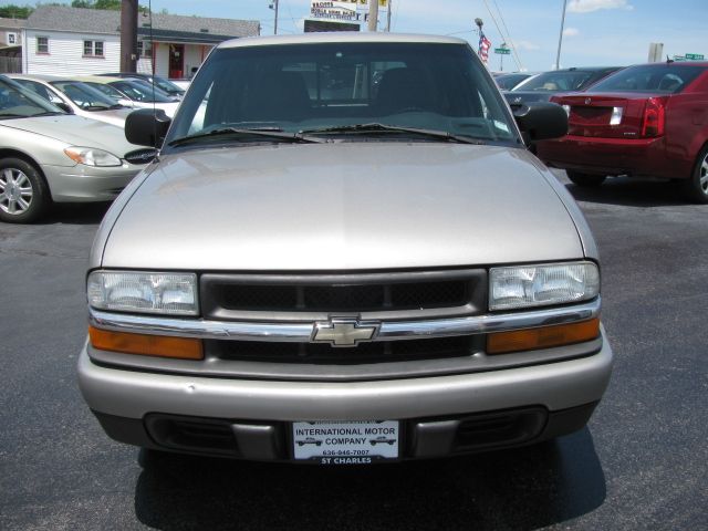 Chevrolet S10 2003 photo 1