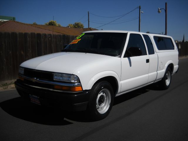 Chevrolet S10 4dr Sdn Auto GLS w/XM Pickup Truck