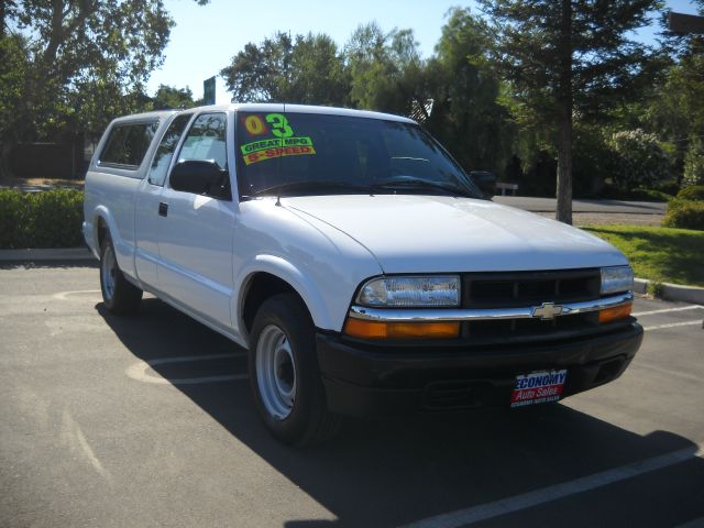 Chevrolet S10 2003 photo 2