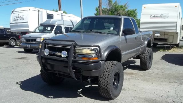 Chevrolet S10 Signature Premium Pickup Truck