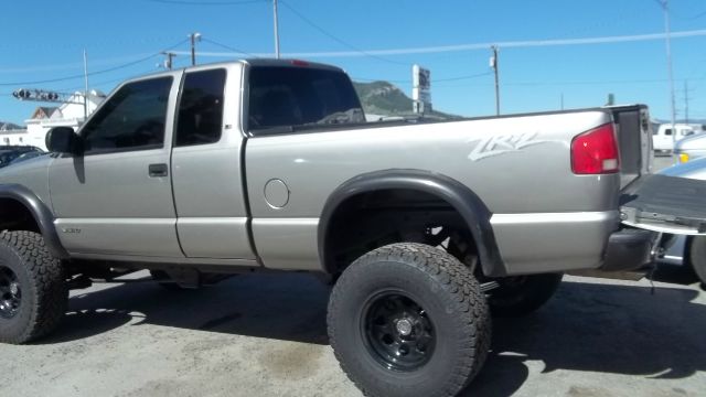 Chevrolet S10 2003 photo 2