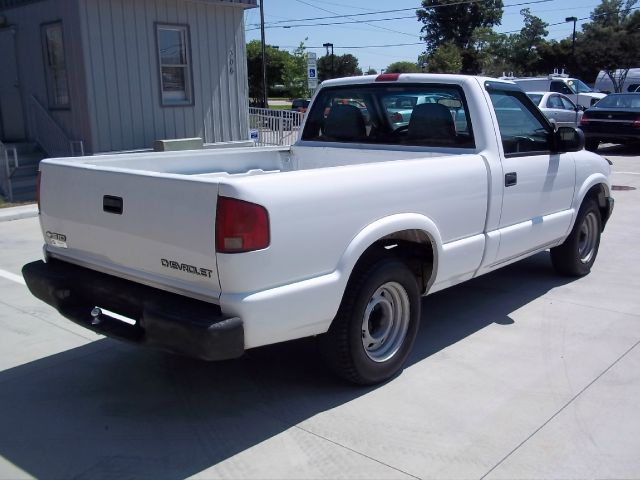 Chevrolet S10 2003 photo 2