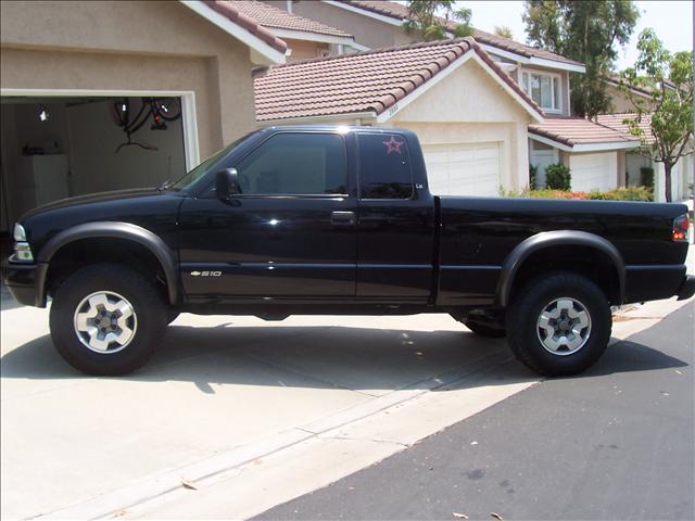 Chevrolet S10 2003 photo 2