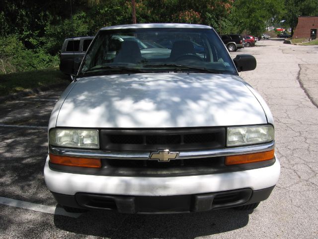 Chevrolet S10 2003 photo 2