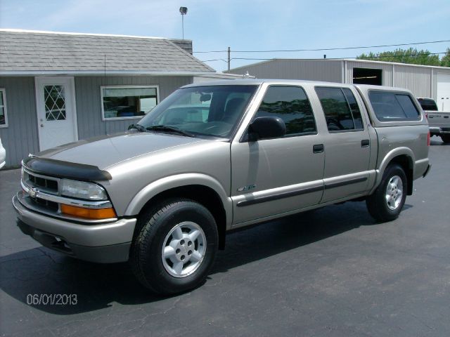 Chevrolet S10 C300 Luxury Sedan 4D Pickup Truck