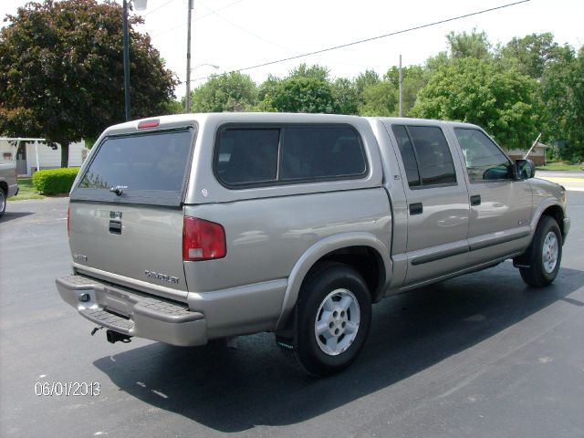 Chevrolet S10 2003 photo 2