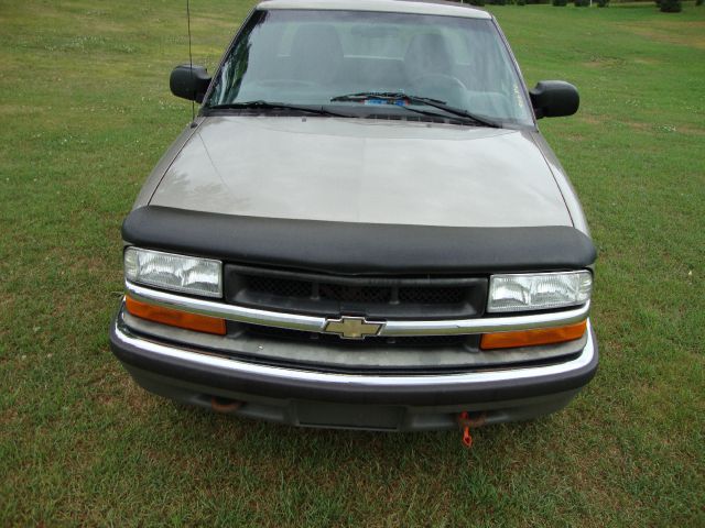 Chevrolet S10 2003 photo 0