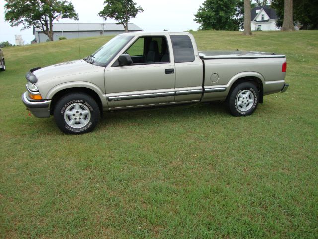 Chevrolet S10 2003 photo 1