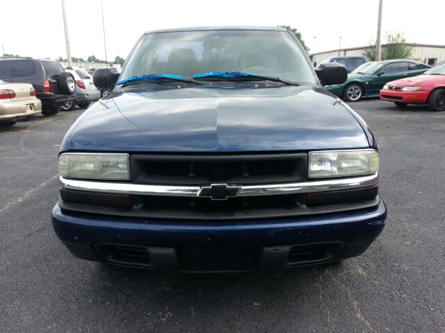 Chevrolet S10 2003 photo 2