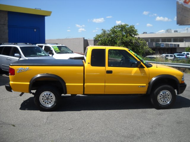 Chevrolet S10 2003 photo 2