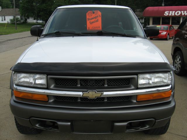 Chevrolet S10 2003 photo 2