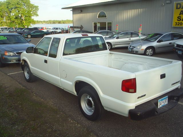 Chevrolet S10 2003 photo 2