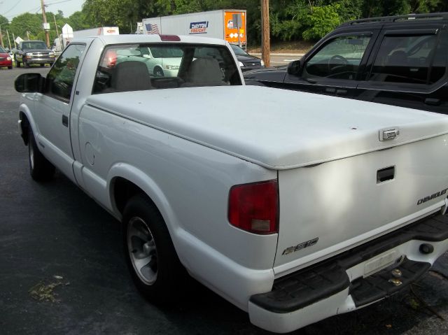 Chevrolet S10 2003 photo 2