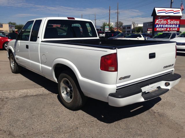 Chevrolet S10 4dr Sdn Auto GLS w/XM Pickup Truck