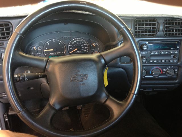 Chevrolet S10 2003 photo 2