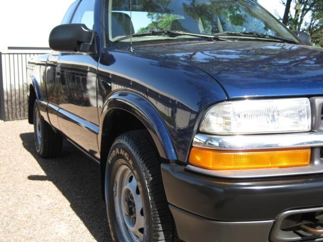 Chevrolet S10 2003 photo 2