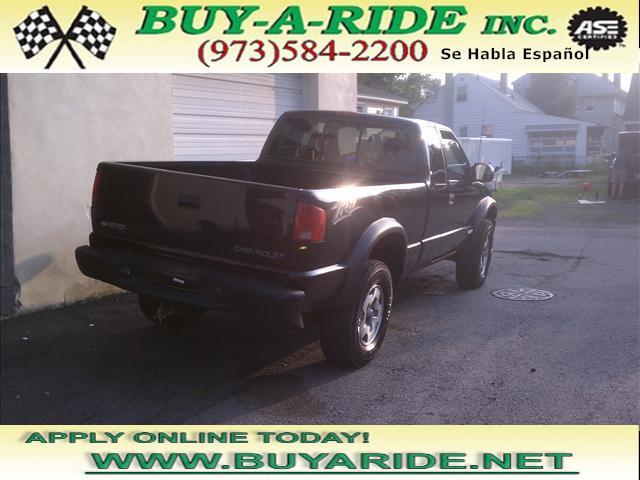 Chevrolet S10 2003 photo 2