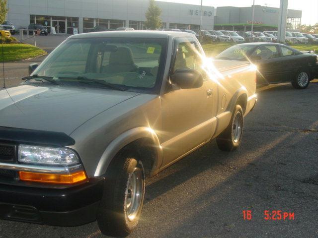 Chevrolet S10 2003 photo 2