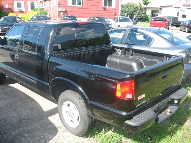 Chevrolet S10 2003 photo 2