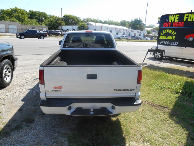 Chevrolet S10 4dr Sdn Auto GLS w/XM Pickup Truck