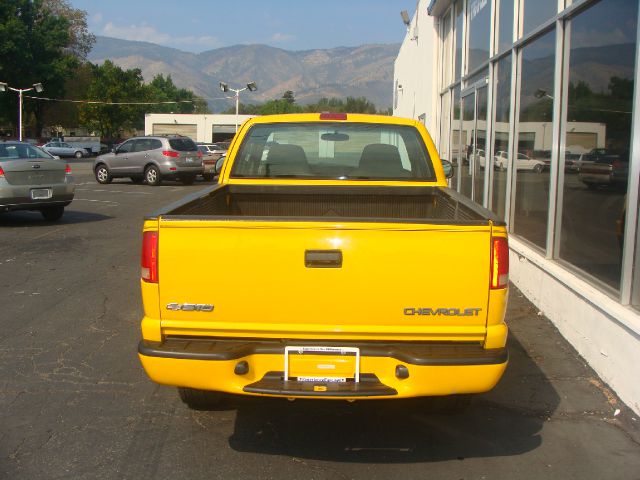 Chevrolet S10 2003 photo 2