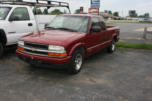 Chevrolet S10 2003 photo 1