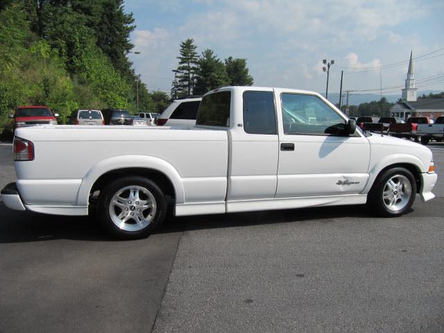 Chevrolet S10 2003 photo 2