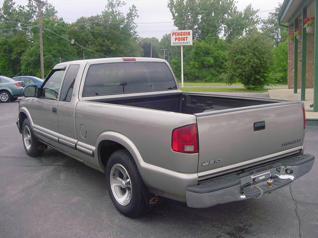 Chevrolet S10 2003 photo 1