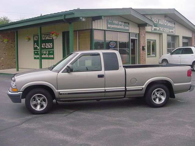 Chevrolet S10 2003 photo 2