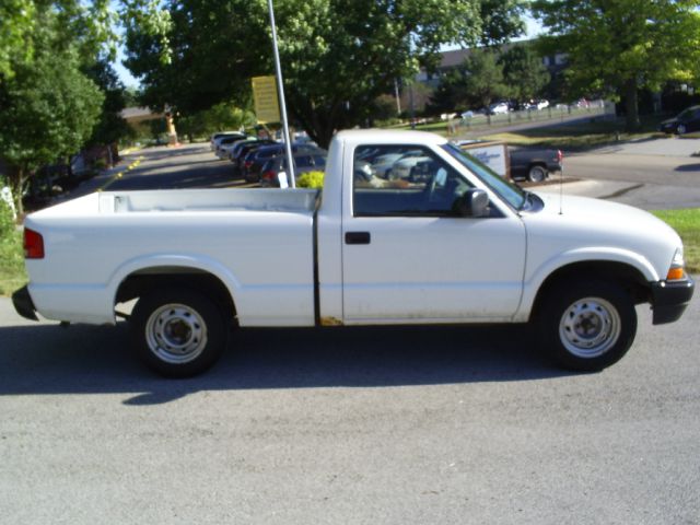 Chevrolet S10 2003 photo 2