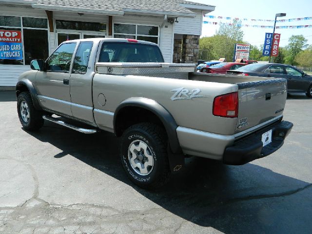 Chevrolet S10 2003 photo 2