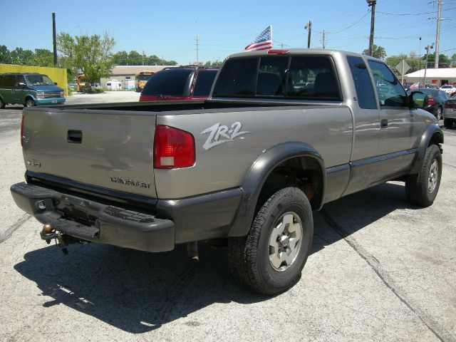 Chevrolet S10 2003 photo 1