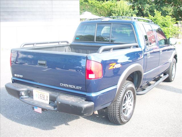 Chevrolet S10 2004 photo 2