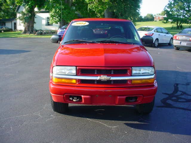 Chevrolet S10 2004 photo 2