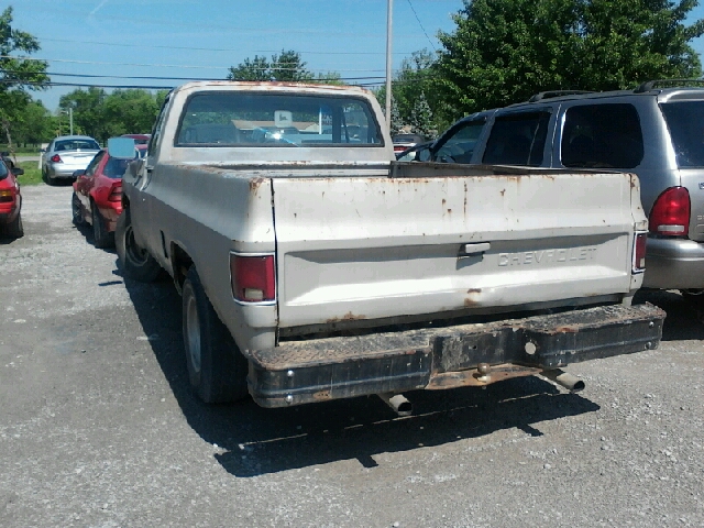 Chevrolet Silverado 1984 photo 3