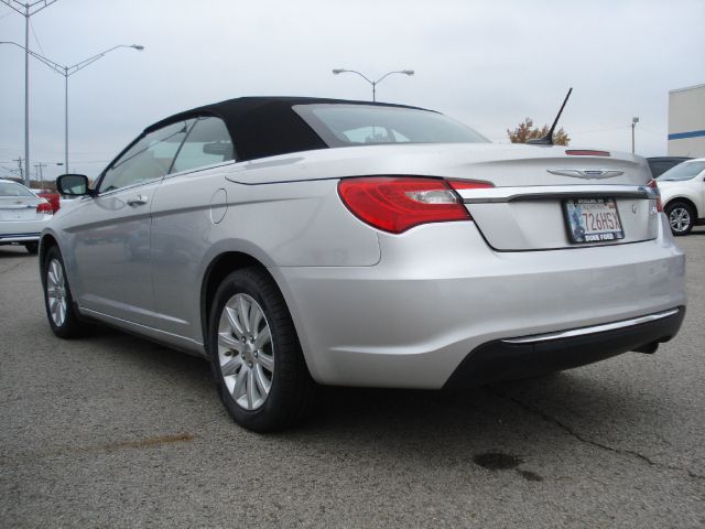 Chrysler 200 2011 photo 1