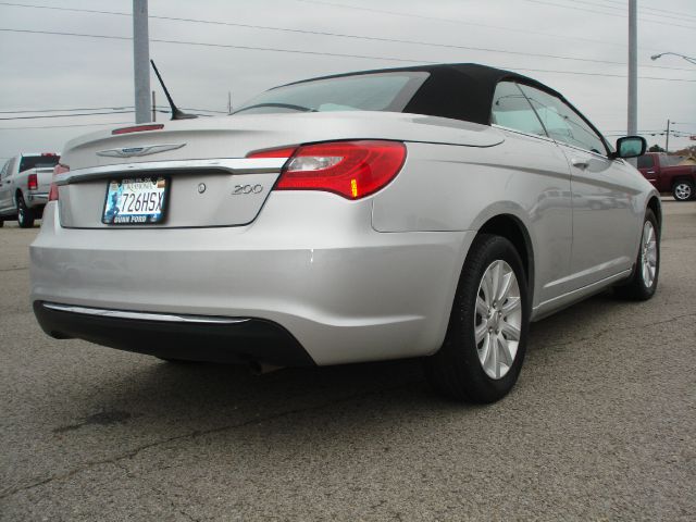 Chrysler 200 2011 photo 3