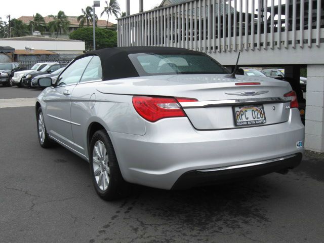 Chrysler 200 2011 photo 3