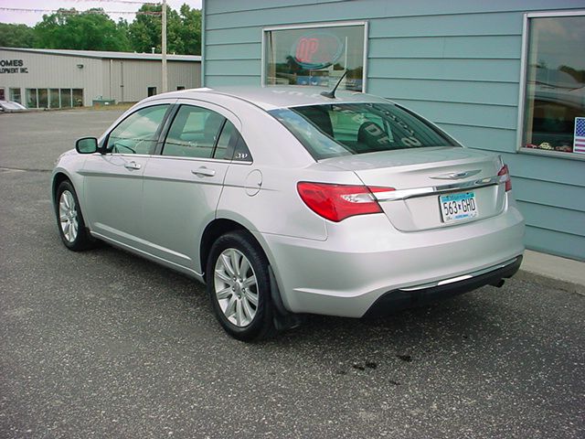 Chrysler 200 2011 photo 1