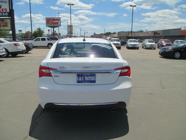 Chrysler 200 2011 photo 5