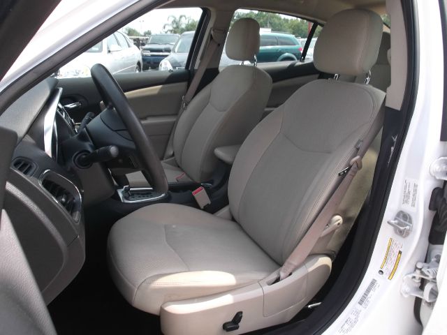 Chrysler 200 2011 photo 3