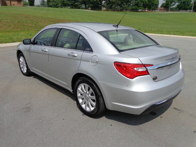 Chrysler 200 2011 photo 5