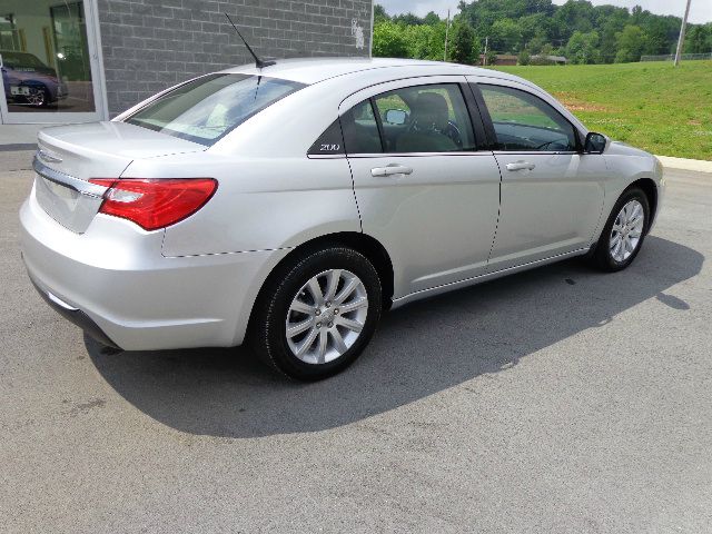 Chrysler 200 2011 photo 6