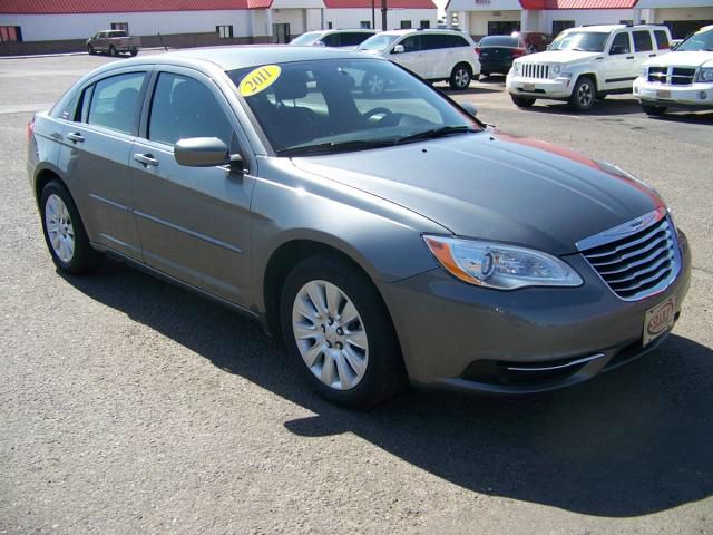 Chrysler 200 2011 photo 1