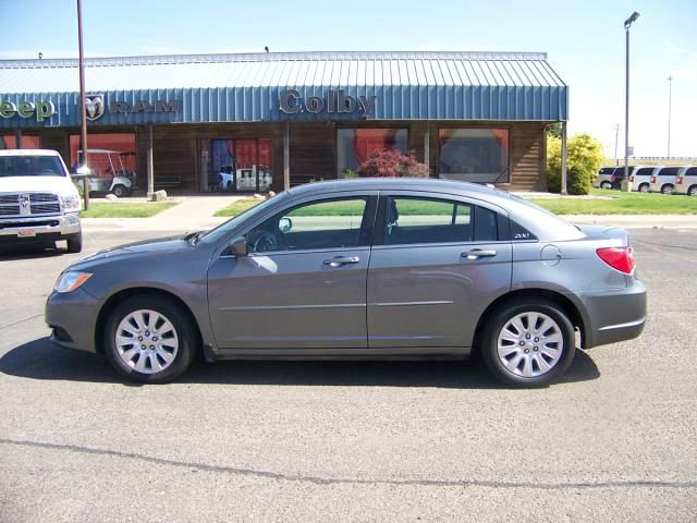 Chrysler 200 2011 photo 4