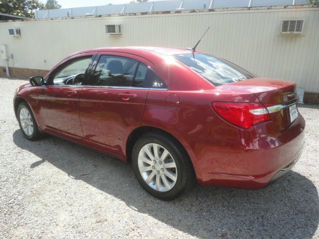 Chrysler 200 2011 photo 16